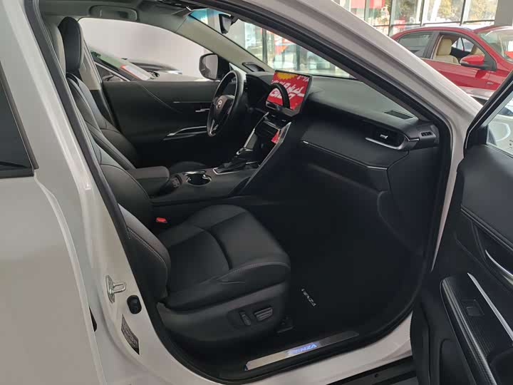 Фото 8 - Toyota Venza