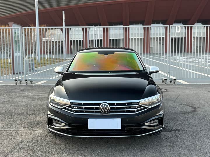 Фото 2 - Volkswagen Magotan
