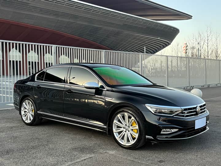 Фото 3 - Volkswagen Magotan