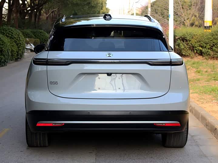 Фото 6 - Nio ES6