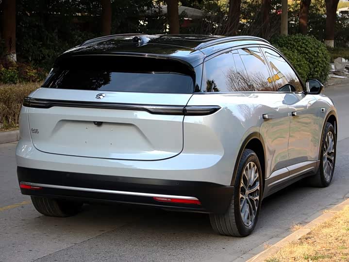 Фото 7 - Nio ES6