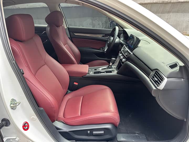 Фото 5 - Honda Accord