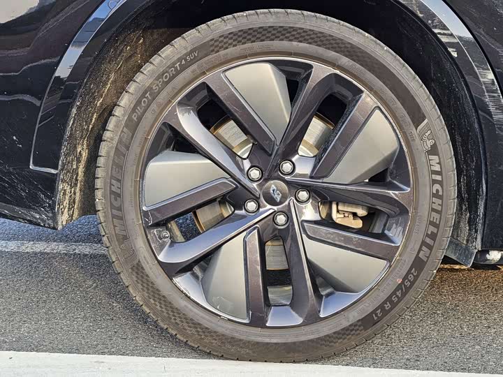 Фото 8 - LiXiang L9