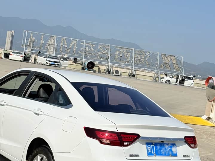 Фото 3 - Geely Emgrand GL