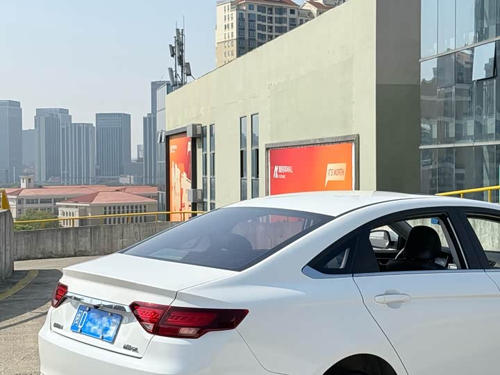 Фото 4 - Geely Emgrand GL