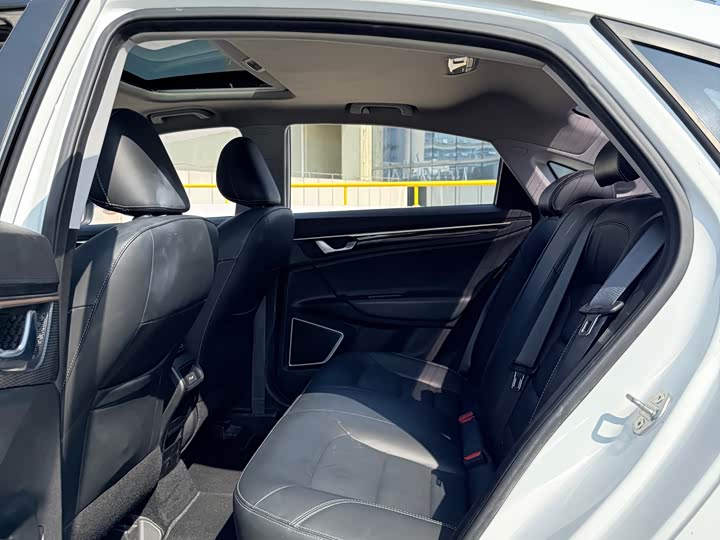Фото 8 - Geely Emgrand GL