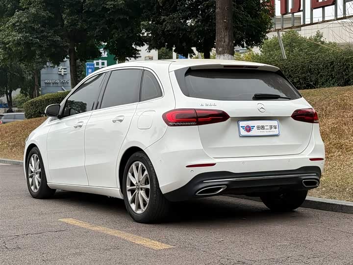 Photo 4 - Mercedes-Benz B-Class