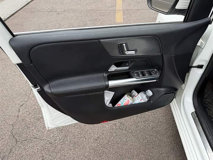 Photo 6 - Mercedes-Benz B-Class