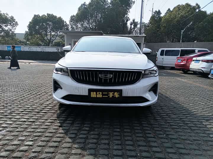 Фото 3 - Geely Emgrand