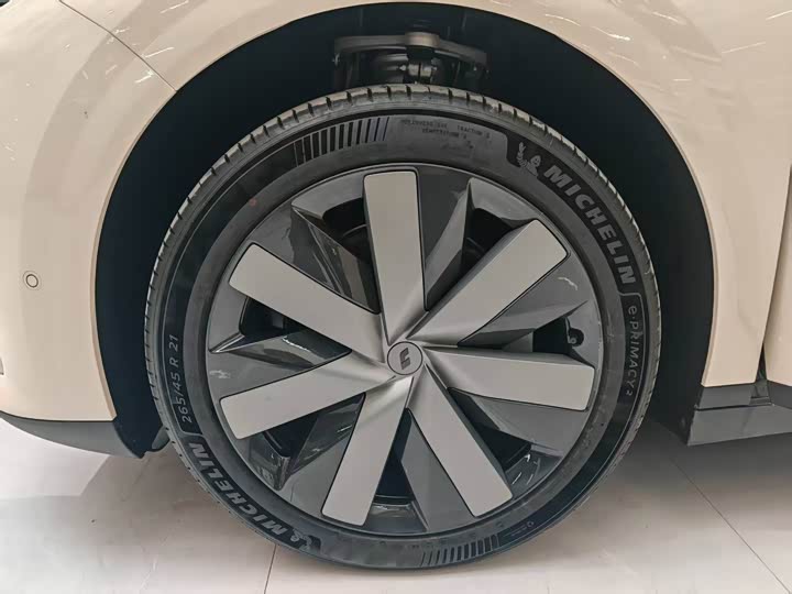 Фото 5 - LiXiang i6