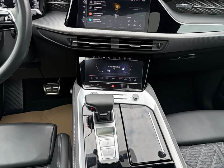 Фото 8 - Audi Q6