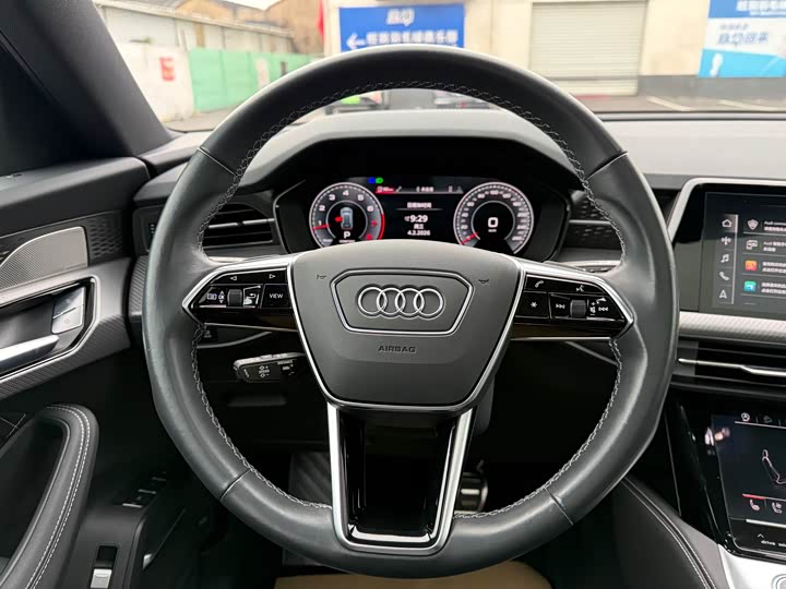 Фото 9 - Audi Q6