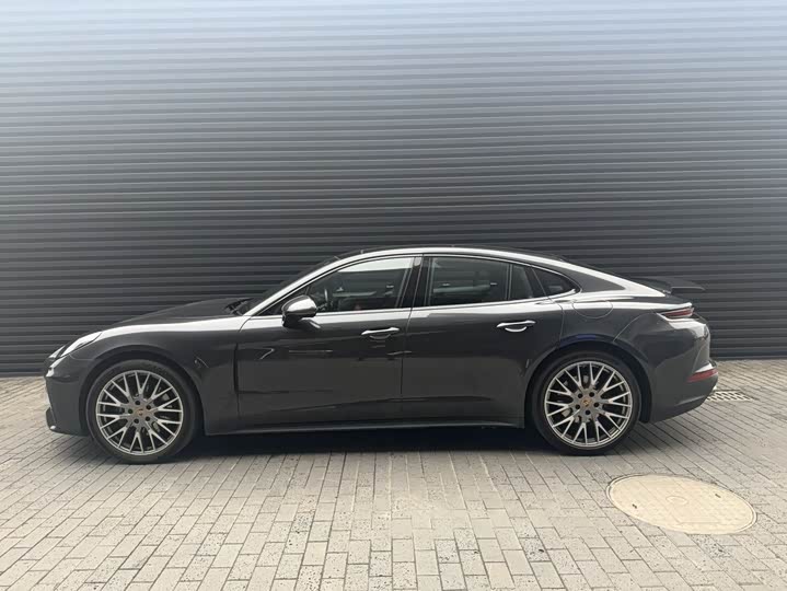 Фото 3 - Porsche Panamera
