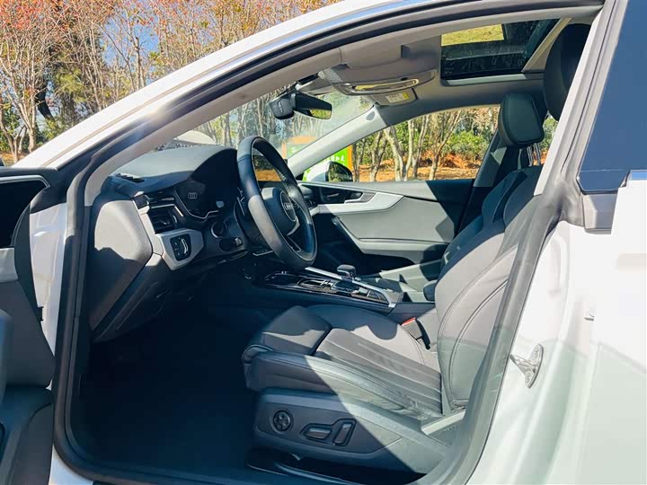 Фото 4 - Audi A5