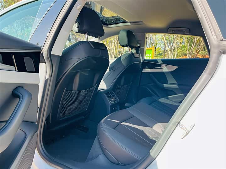 Фото 5 - Audi A5