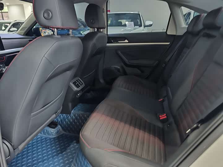 Фото 7 - Volkswagen Lavida