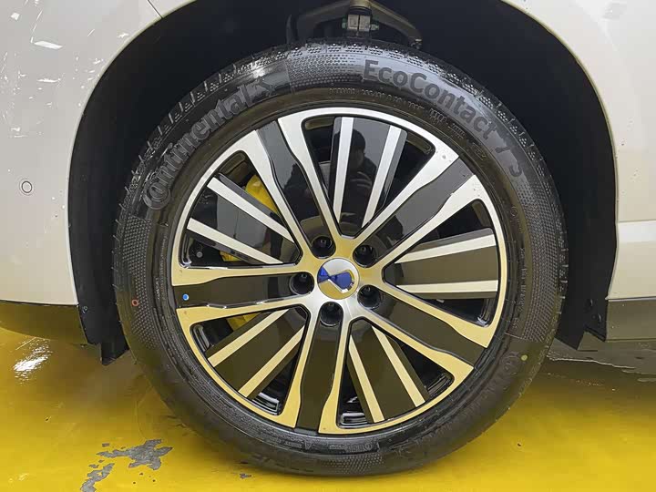 Фото 9 - Denza N8L