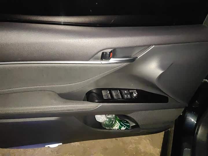 Фото 7 - Toyota Camry