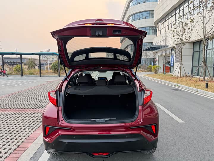 Фото 5 - Toyota Izoa