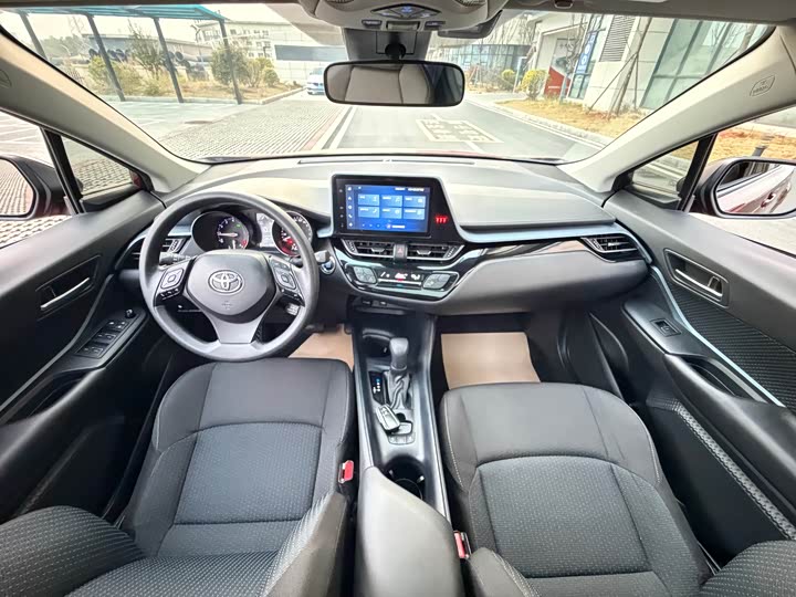 Фото 8 - Toyota Izoa