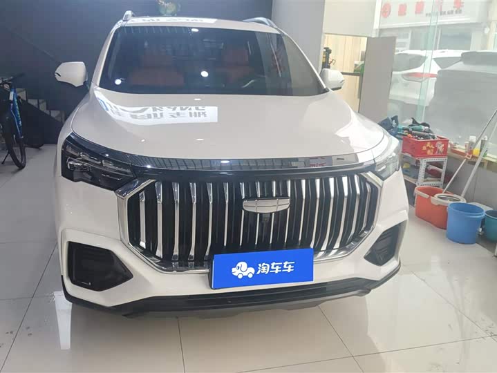Фото 2 - Geely Atlas L