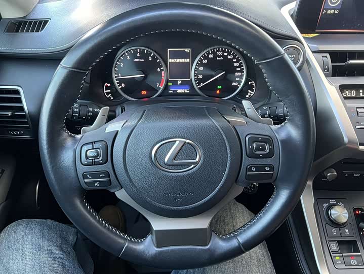 Фото 6 - Lexus NX