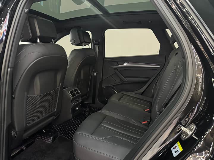 Фото 5 - Audi Q5L