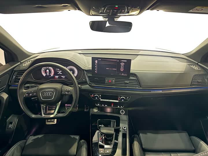 Фото 6 - Audi Q5L