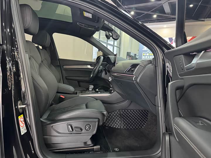 Фото 8 - Audi Q5L