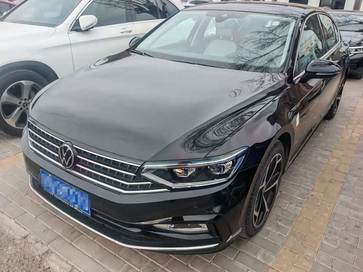 Фото 1 - Volkswagen Magotan