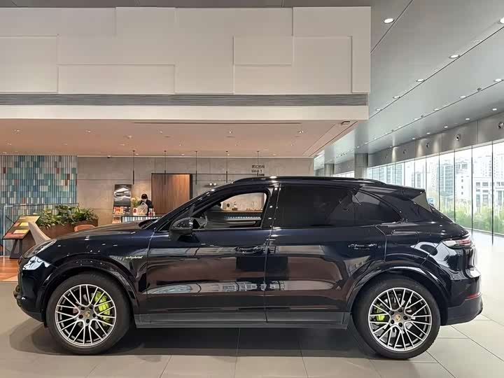 Фото 2 - Porsche Cayenne Hybrid