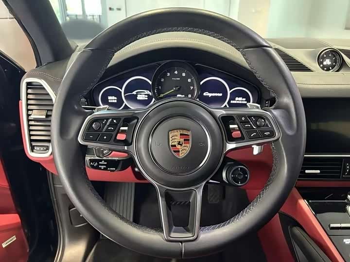 Фото 8 - Porsche Cayenne Hybrid