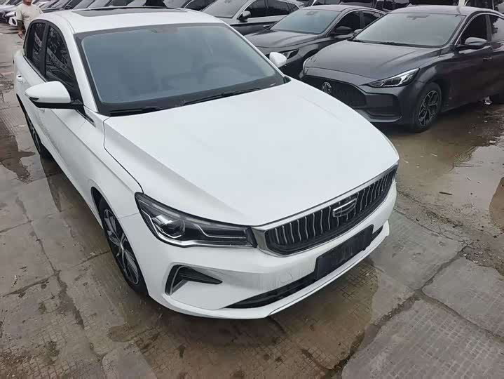 Фото 3 - Geely Emgrand