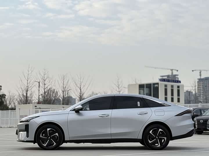 Фото 3 - Geely Galaxy L6