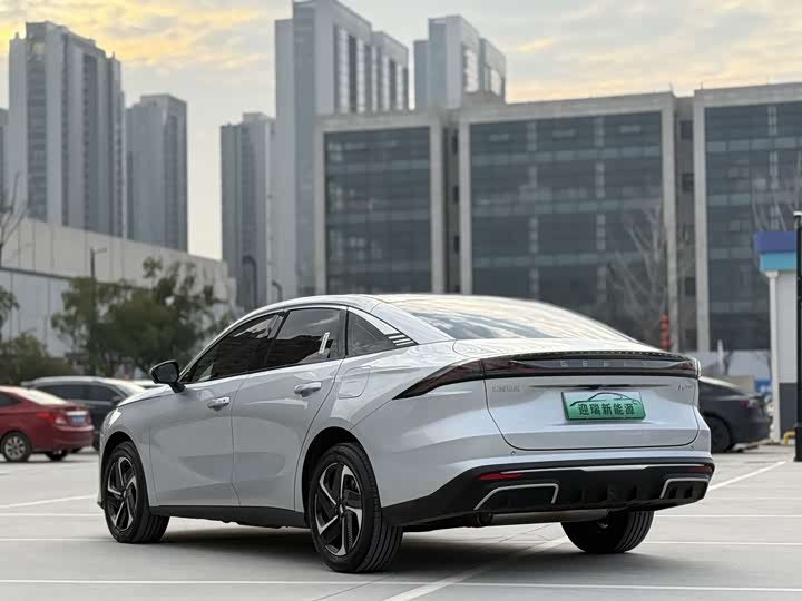 Фото 4 - Geely Galaxy L6