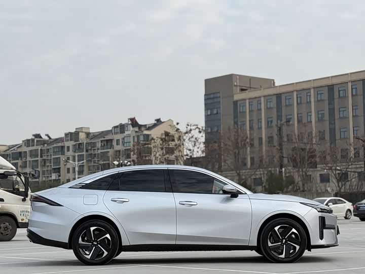 Фото 7 - Geely Galaxy L6