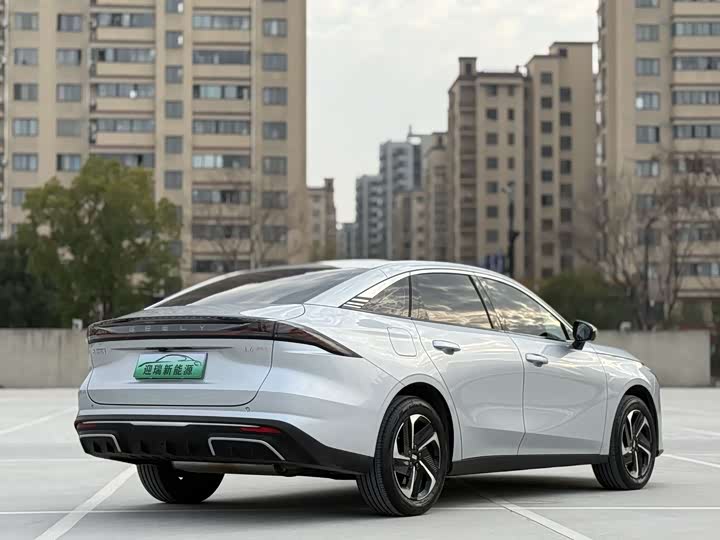 Фото 8 - Geely Galaxy L6