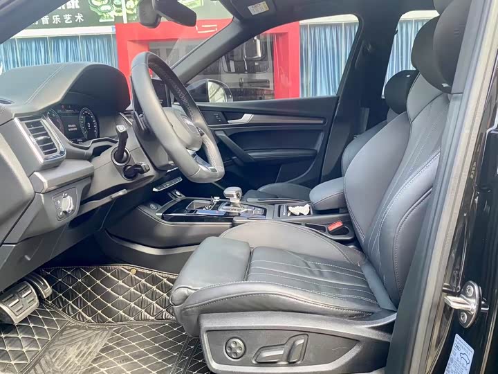 Фото 4 - Audi Q5L