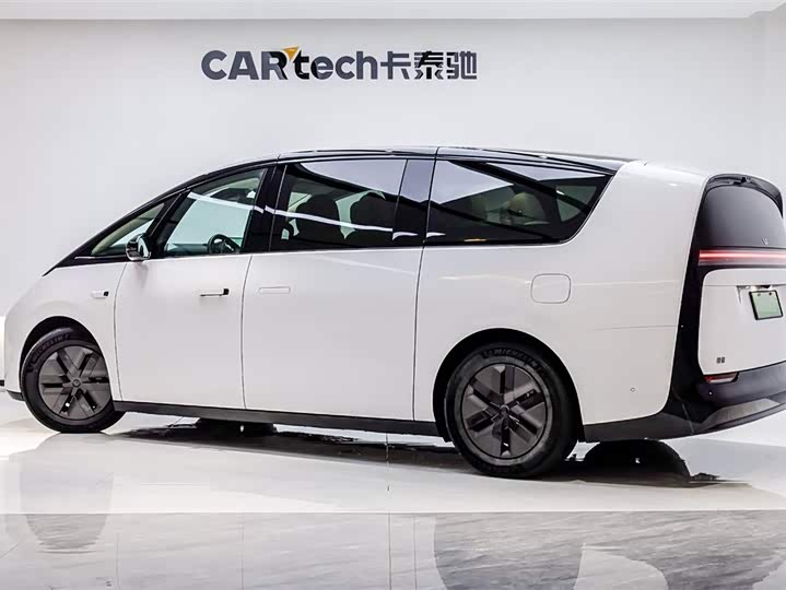 Фото 2 - LiXiang Mega