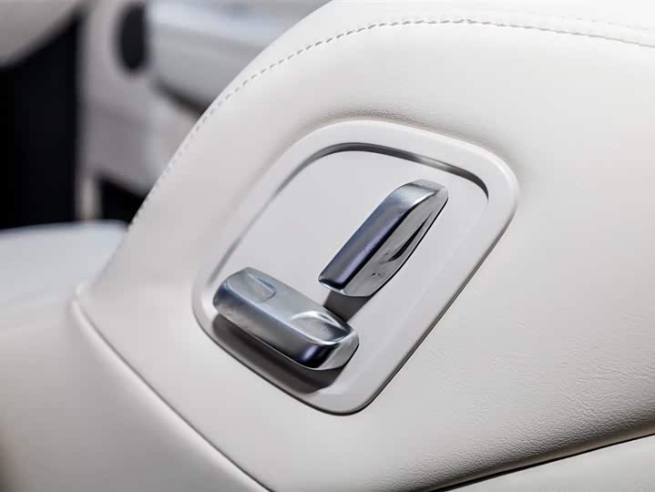 Фото 8 - LiXiang Mega