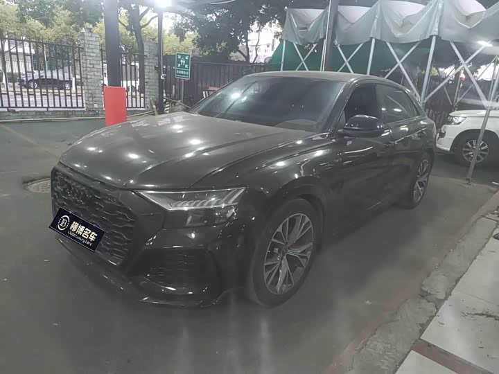 Фото 1 - Audi Q8