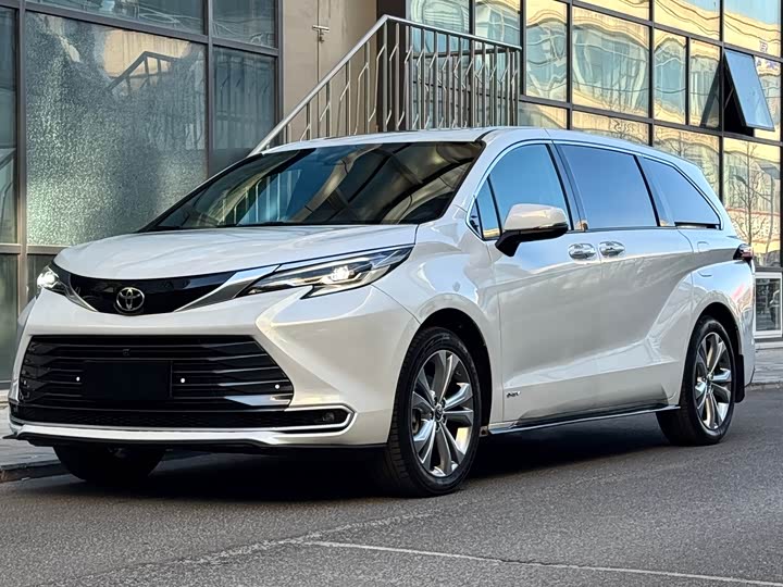 Фото 2 - Toyota Sienna