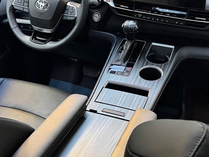 Фото 5 - Toyota Sienna