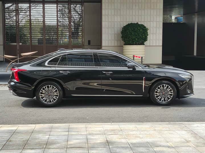 Фото 7 - Hongqi H5