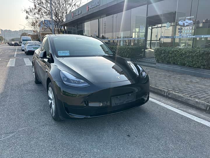 Фото 3 - Tesla Model Y