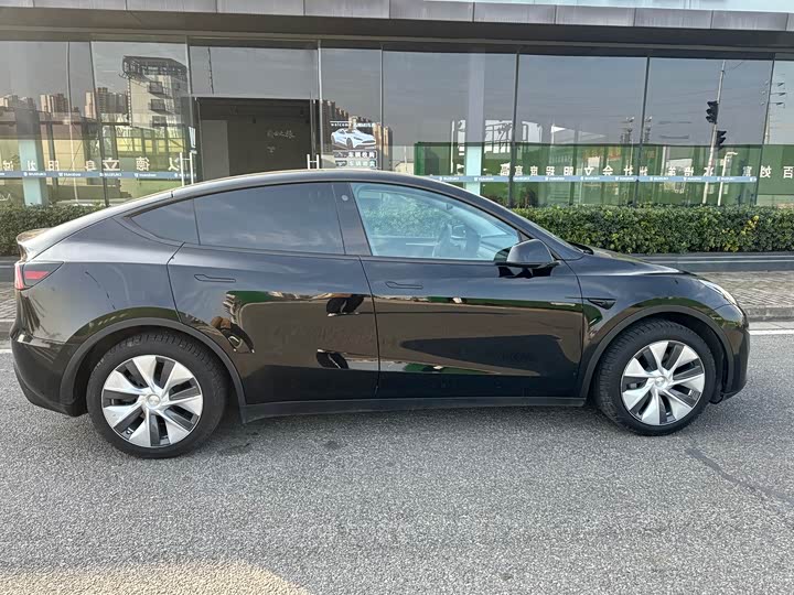 Фото 4 - Tesla Model Y