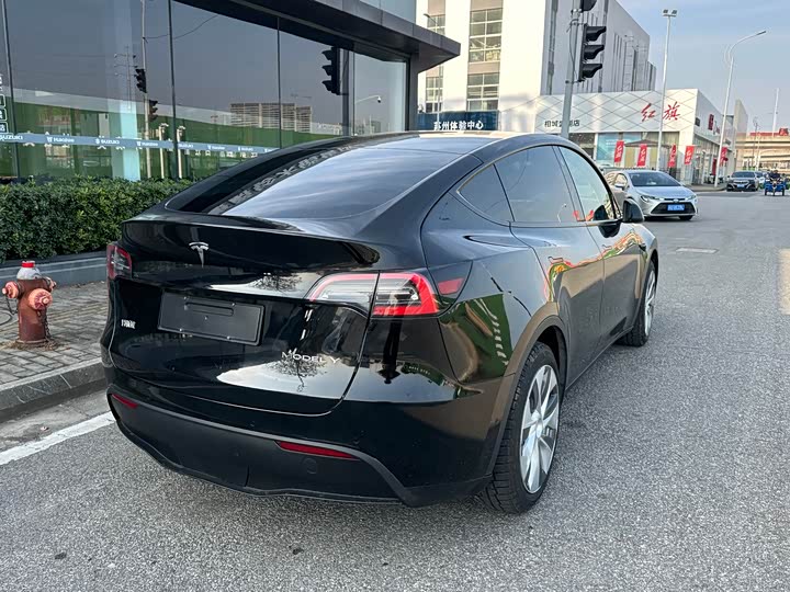 Фото 6 - Tesla Model Y