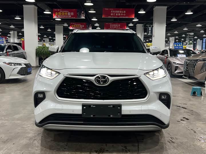 Фото 1 - Toyota Highlander