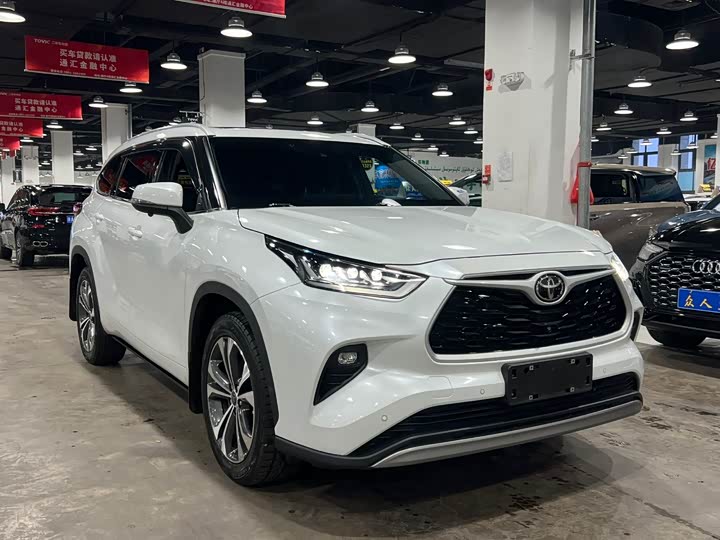 Фото 2 - Toyota Highlander