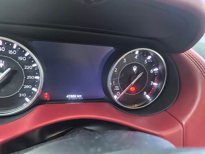 Фото 7 - Maserati Levante